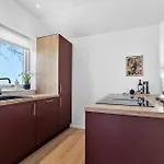 Gorgeous In With Kitchen Feriehus *