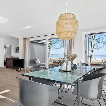 Casa de Férias Gorgeous In With Kitchen Sjolund