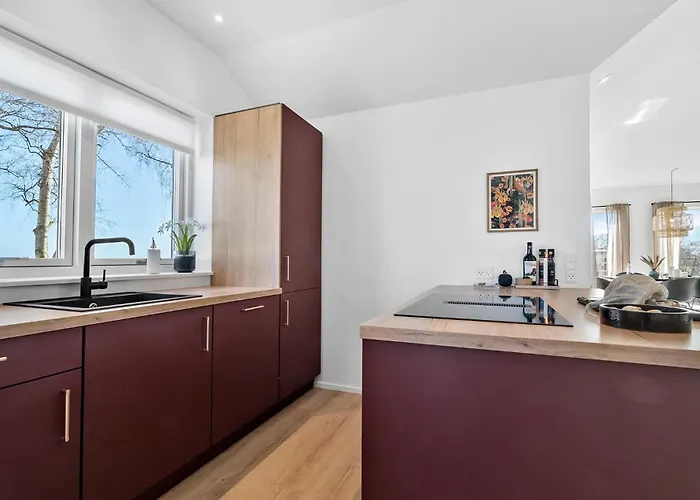 Gorgeous In With Kitchen Holiday home *