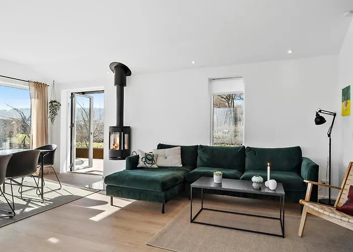 Gorgeous In With Kitchen Holiday home *