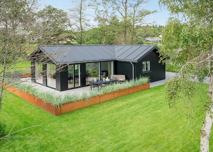 Gorgeous In With Kitchen Holiday home